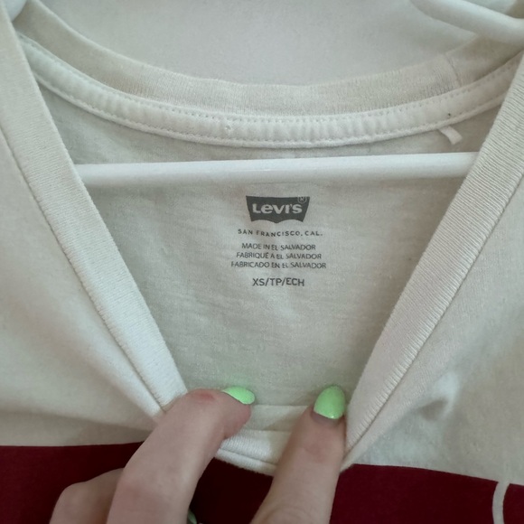 Levi’s Tee - Picture 2 of 2